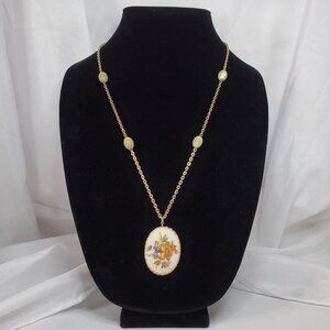 VTG  West Germany Floral Sugar Crystal Cameo Bead Necklace Goldtone Cottagecore